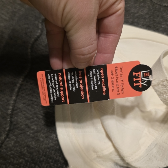 Lilyette Cream Lace Bra - Picture 5 of 6